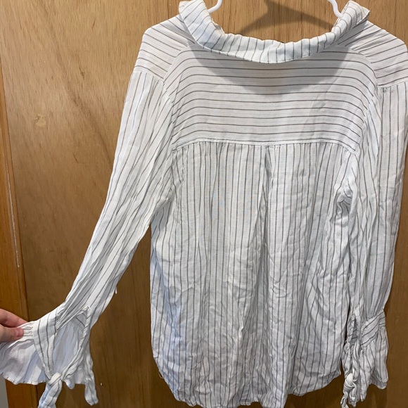 White with gray stripes collared shirt - Picture 4 of 4